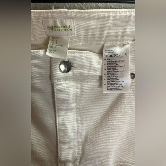 H&M Women's White Jeans with Zipper Accents Size 8 - Picture 6 of 6